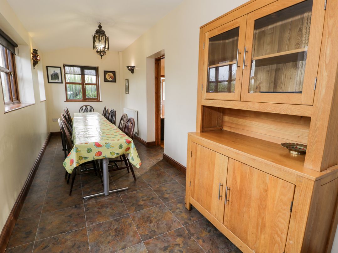 Ddol Helyg Farmhouse