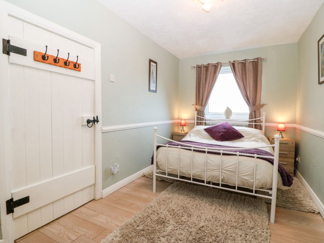 Ty Newydd Bach