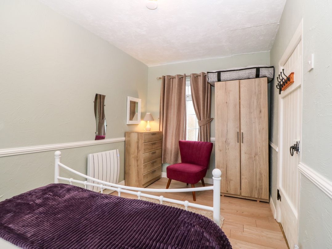 Ty Newydd Bach