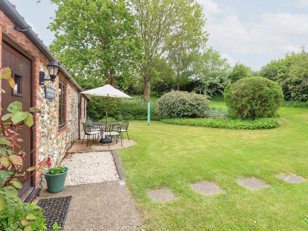 Moonlight Cottage