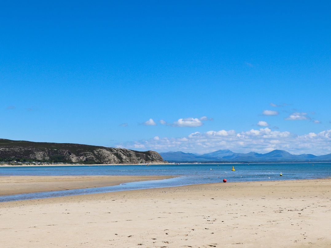 Glan Y Don Bach