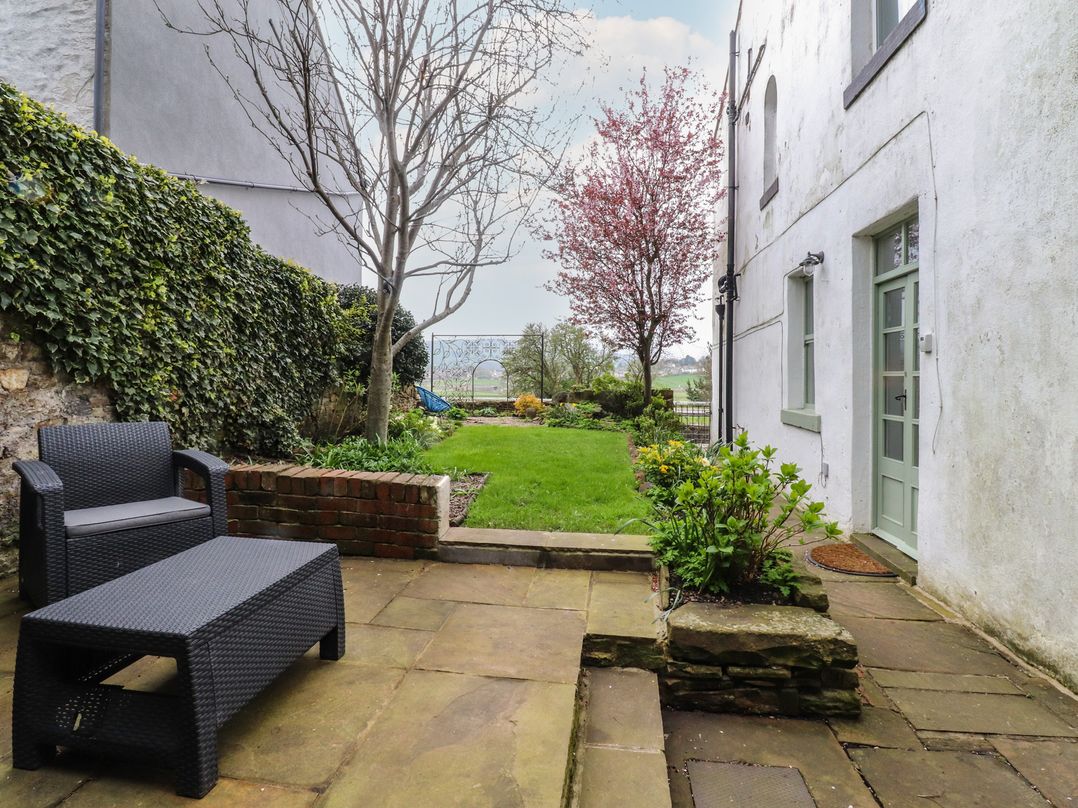 Canalside Cottage