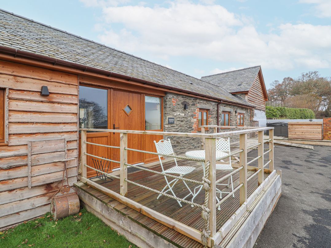Rhianwen, Plas Moelfre Hall Barns