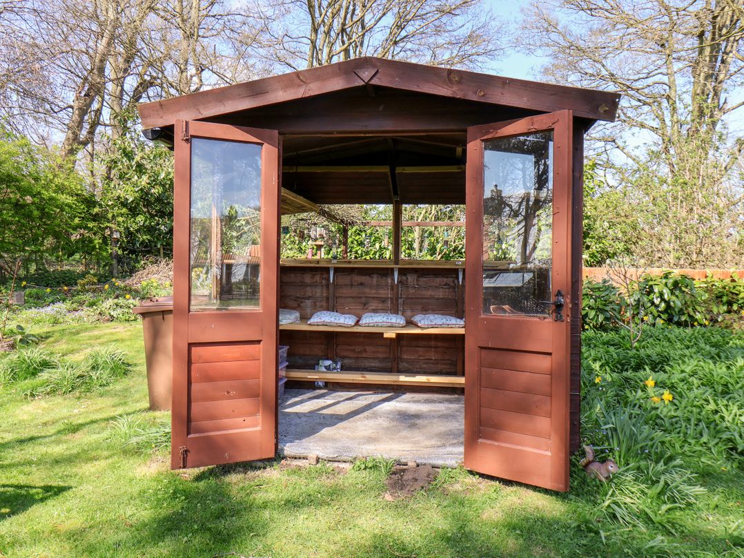 Twitchers' Den