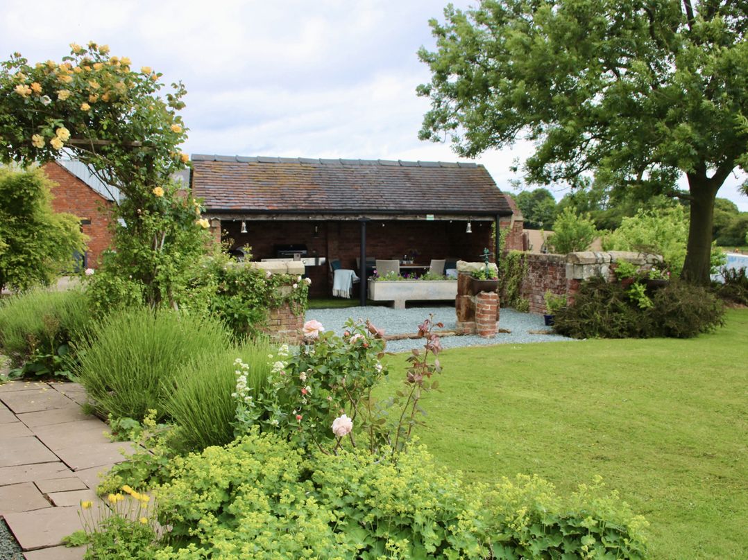 Lake View Cottage