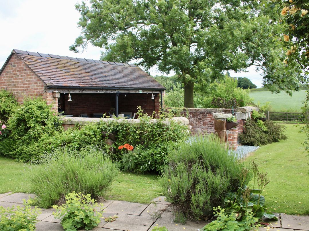 Lake View Cottage