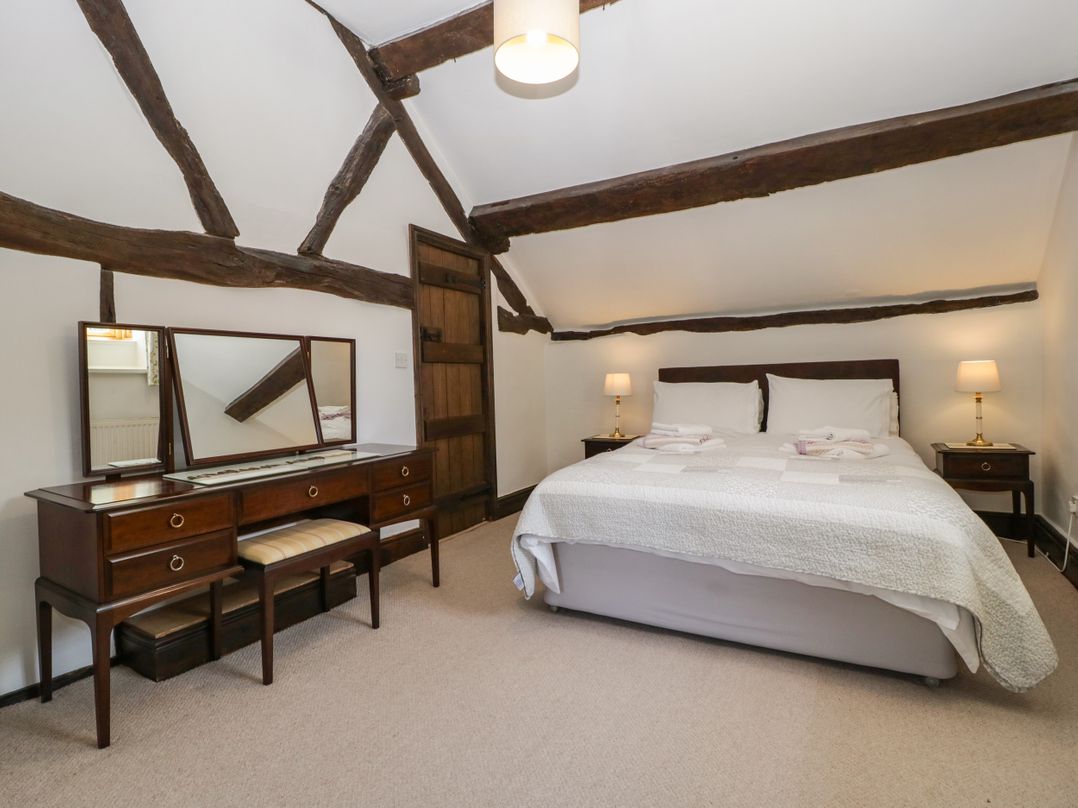 Lower Court Byre