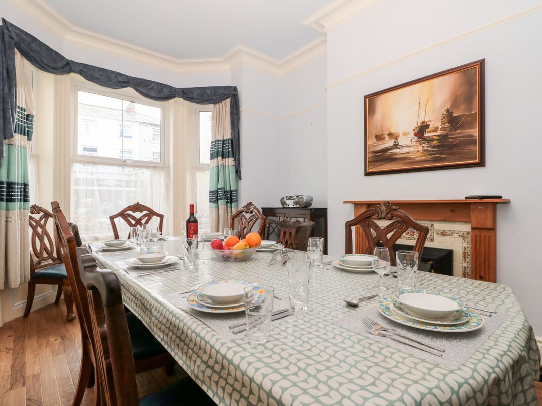 Mayville House