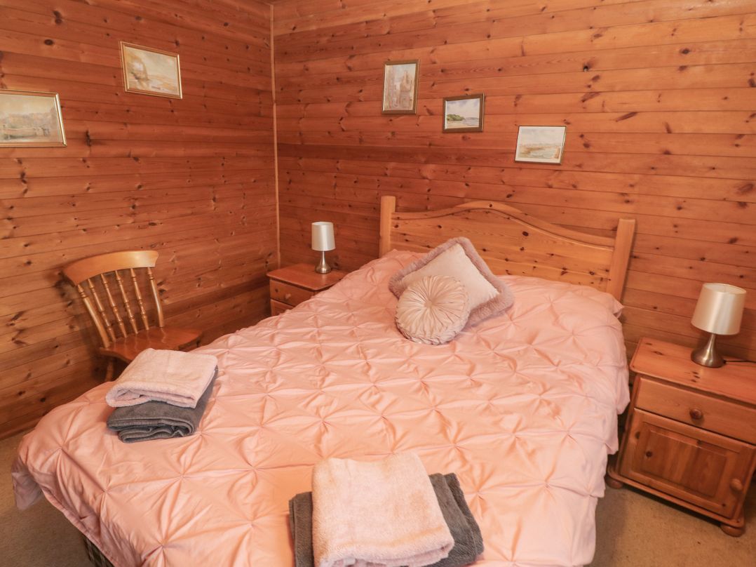 Acorn Lodge