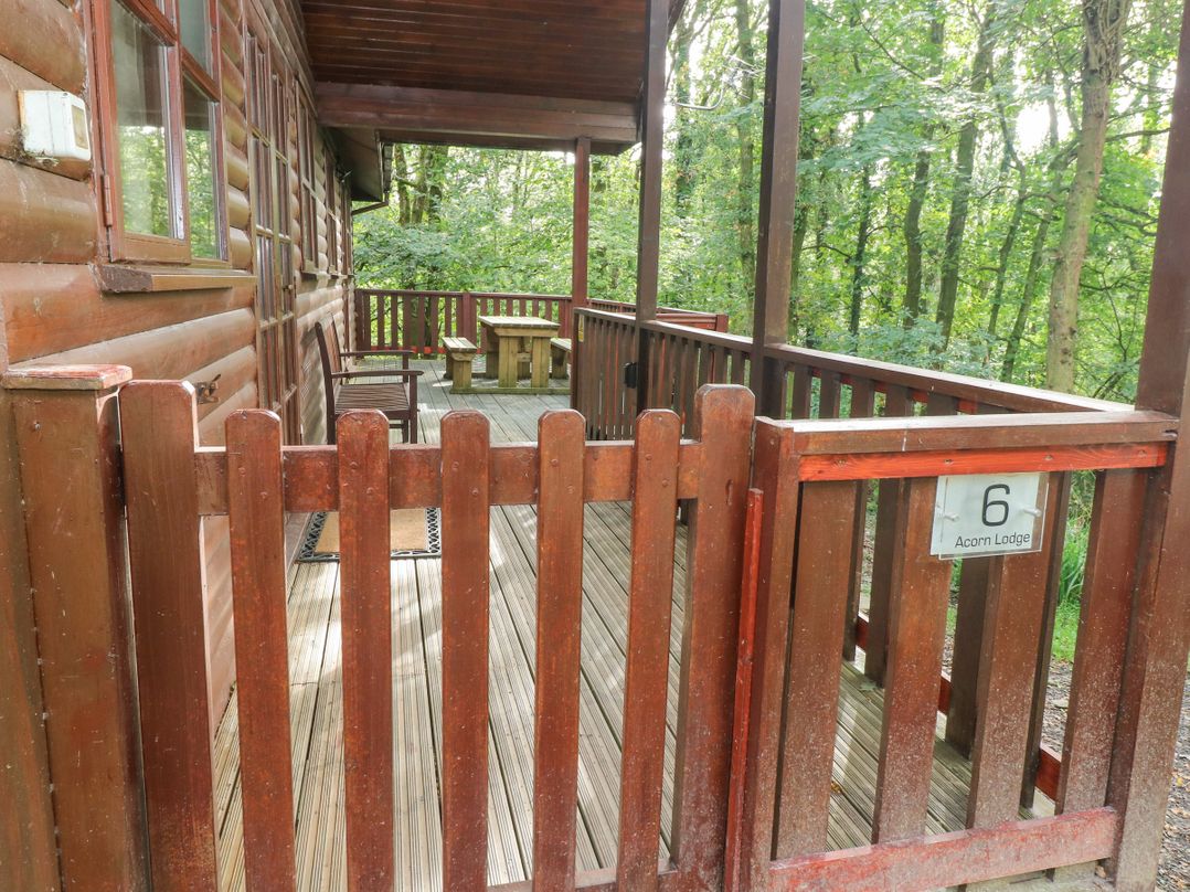 Acorn Lodge
