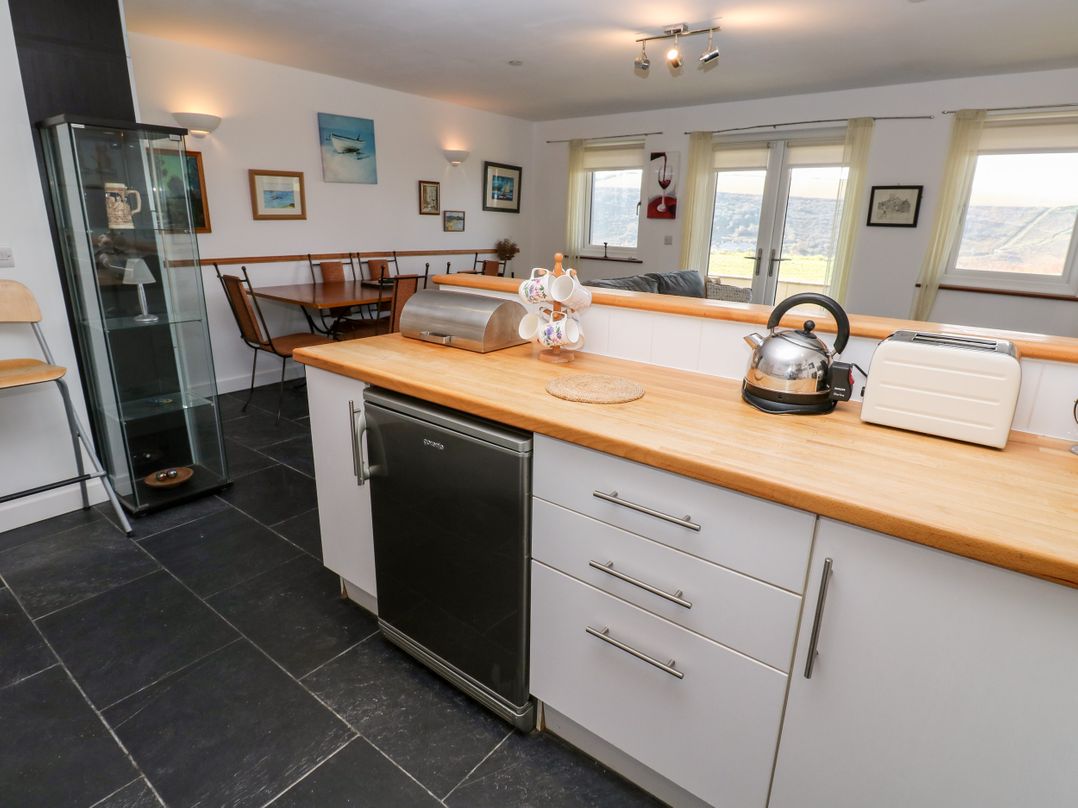 White Lodge Apartment