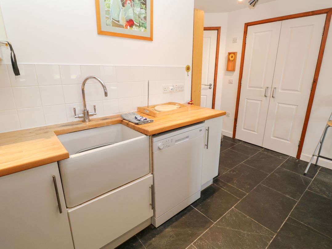 White Lodge Apartment