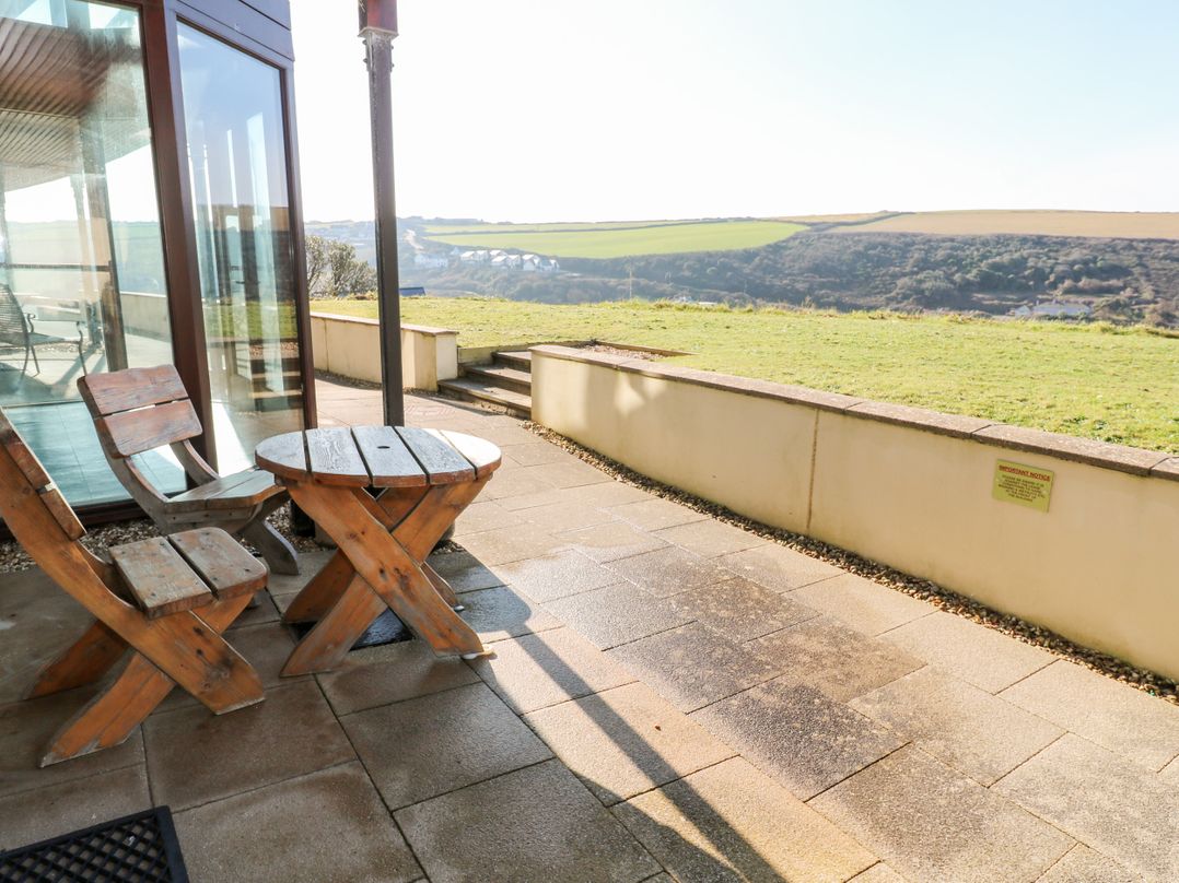 White Lodge Apartment