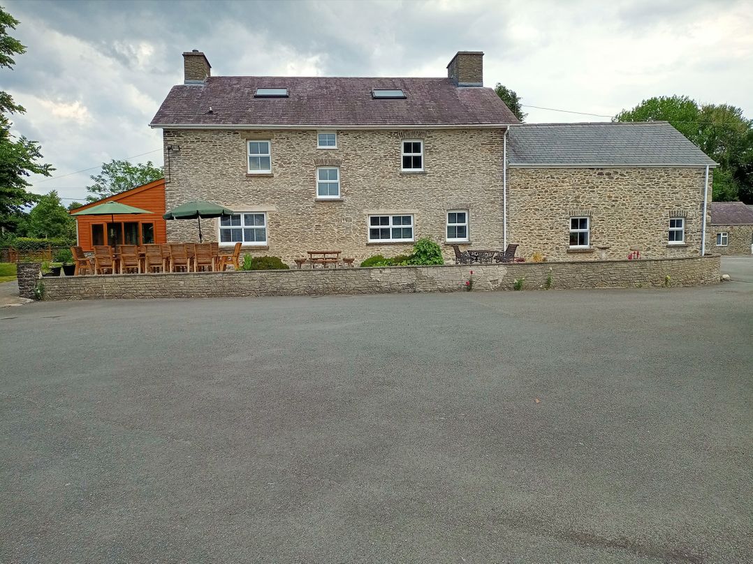 Dolau Farmhouse