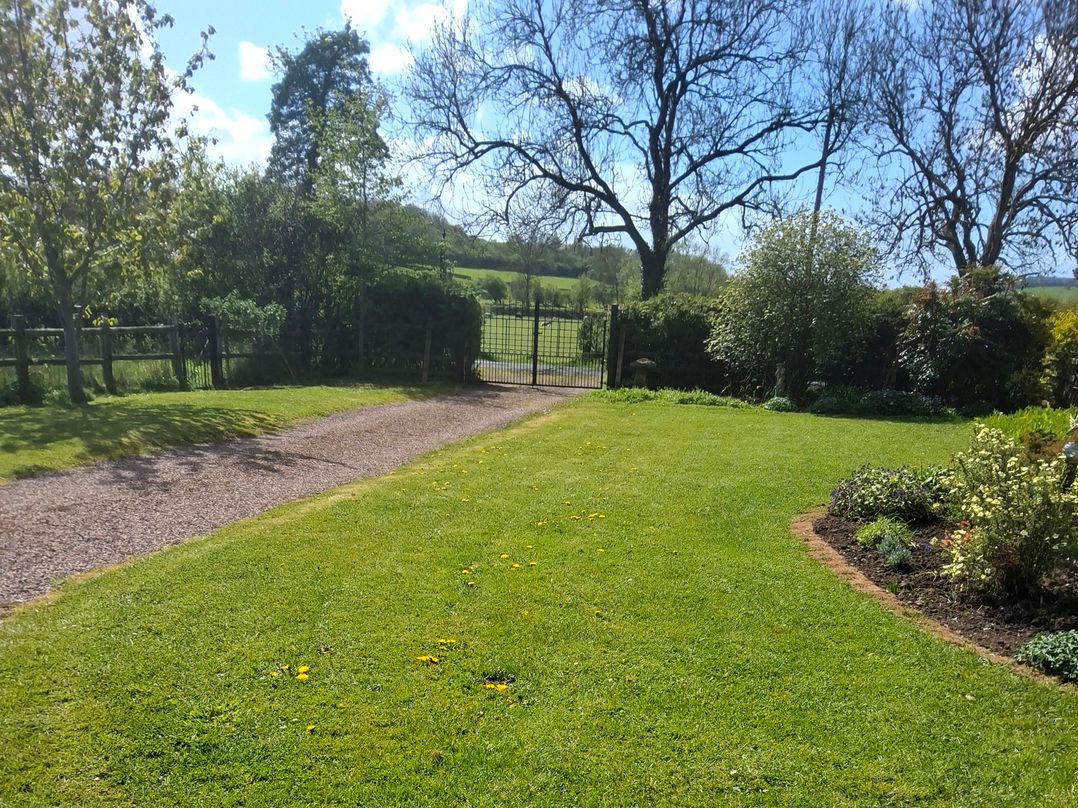 Lawn Lodge
