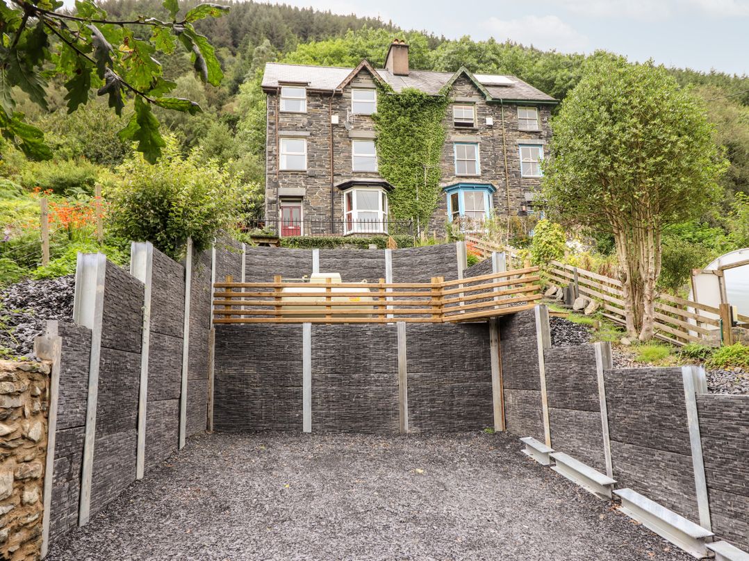 1 Isygraig