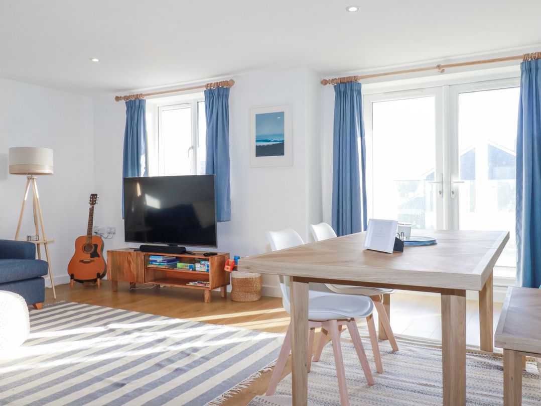 Apartment 6