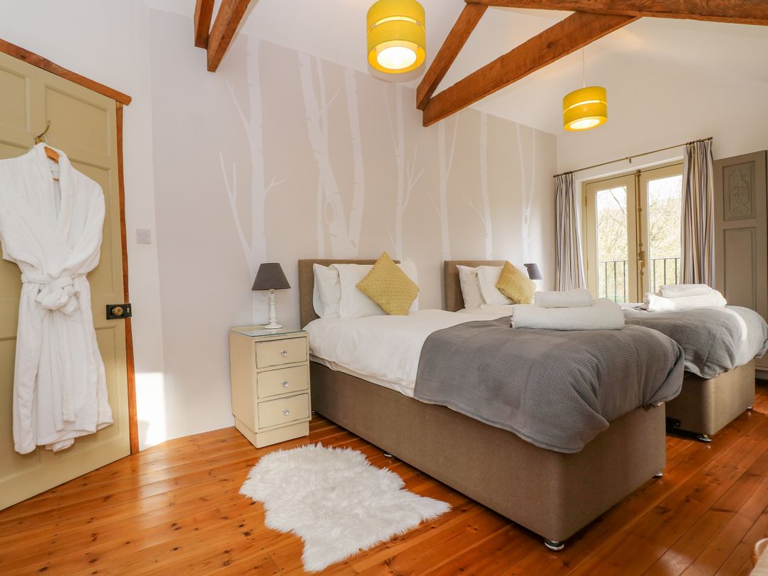 Woodfield Coach House