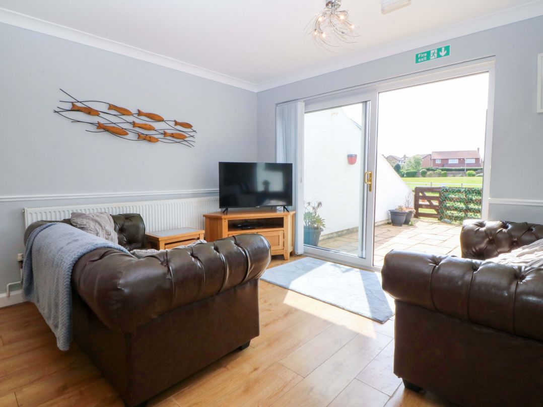 Beach House (Ty Traeth)