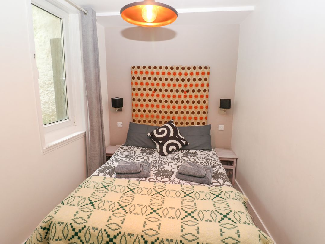 Apartment 4