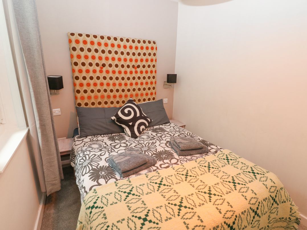 Apartment 4