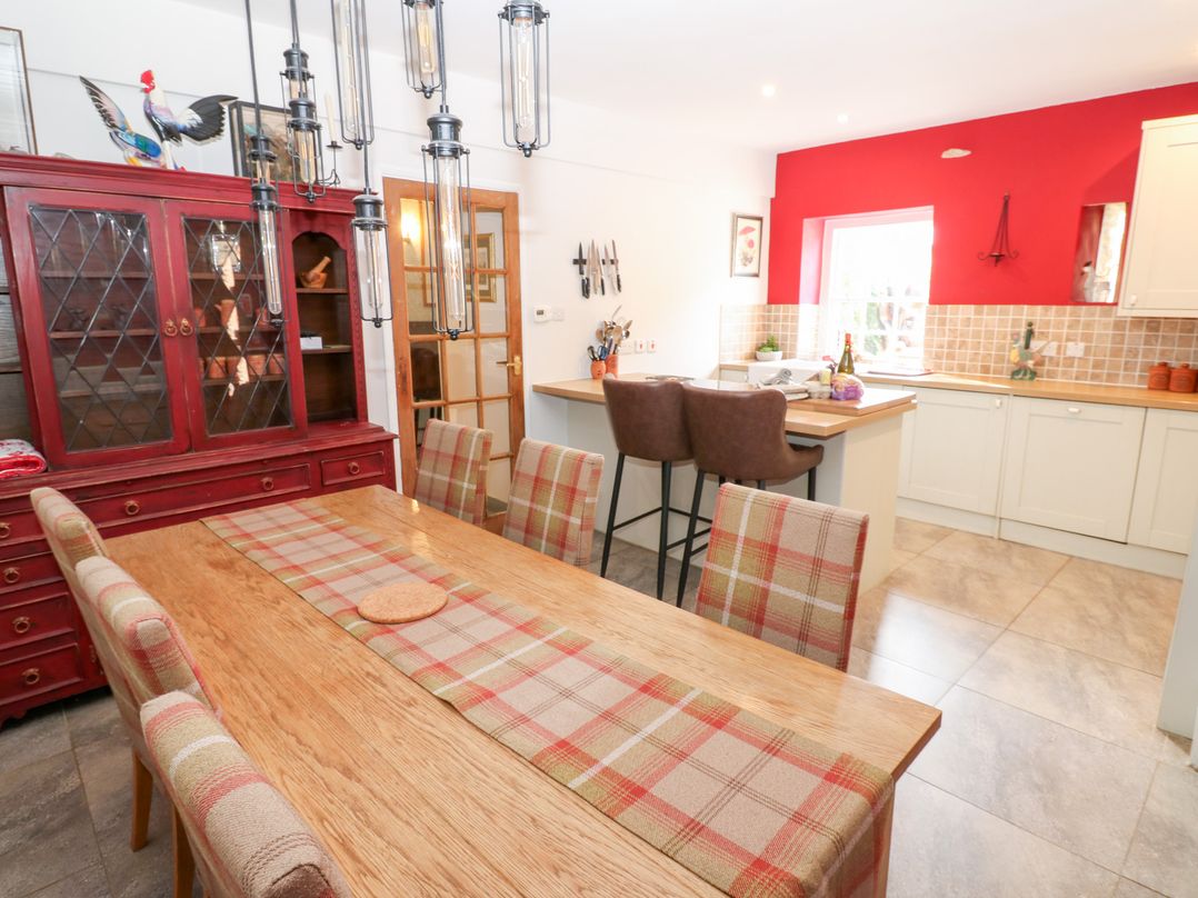 2 The Coach House