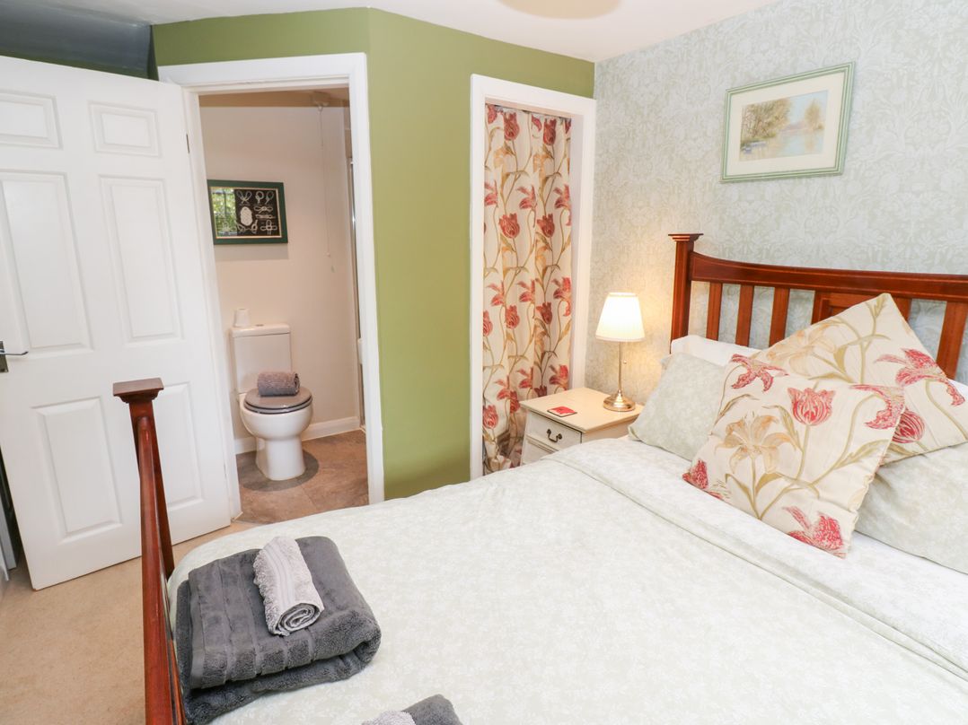 2 The Coach House