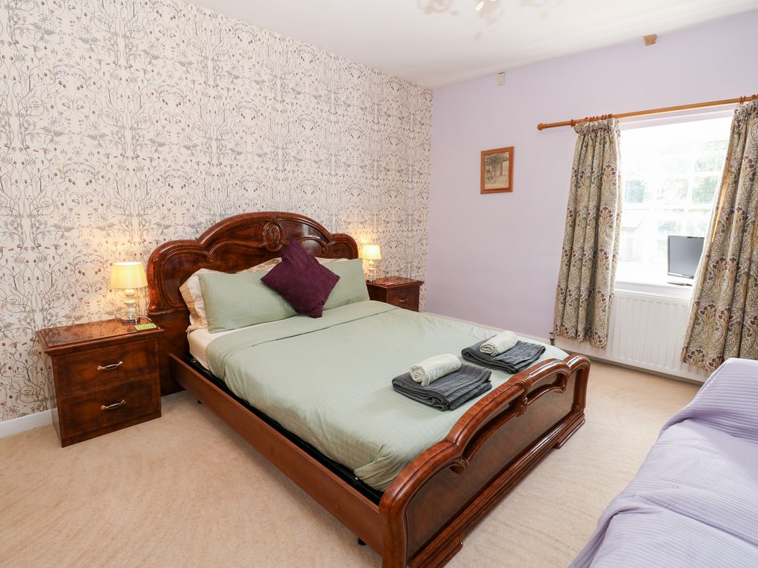 2 The Coach House