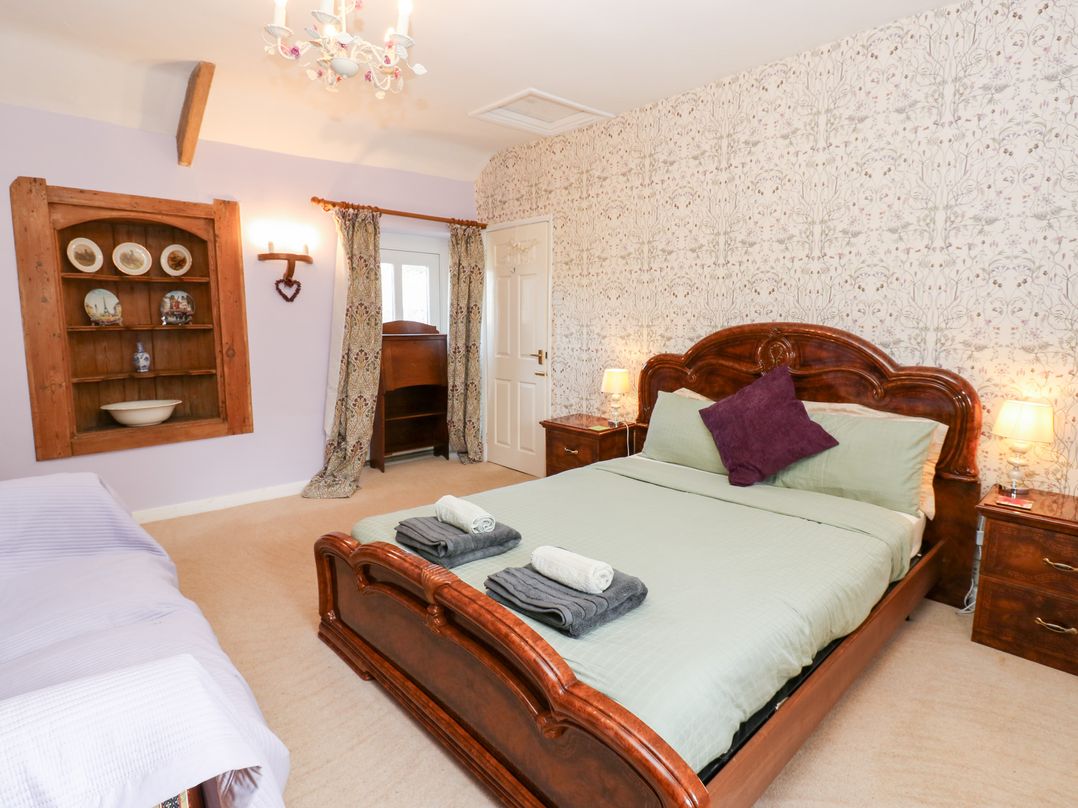 2 The Coach House