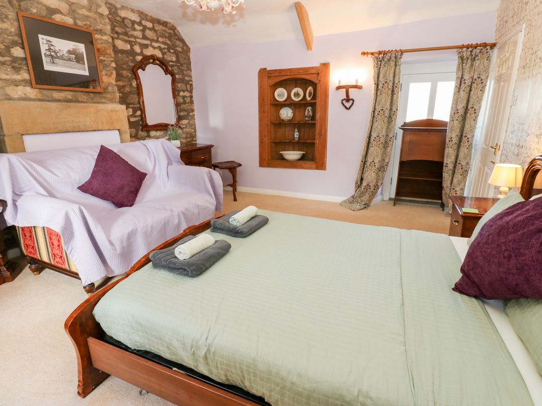 2 The Coach House