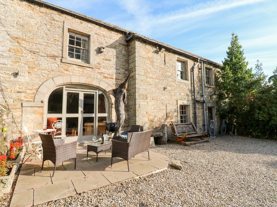 2 The Coach House