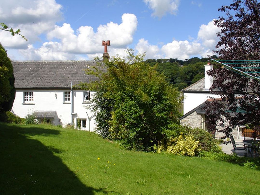 1 Rose Cottages in Lerryn, Cornwall | Cottages & Lodges