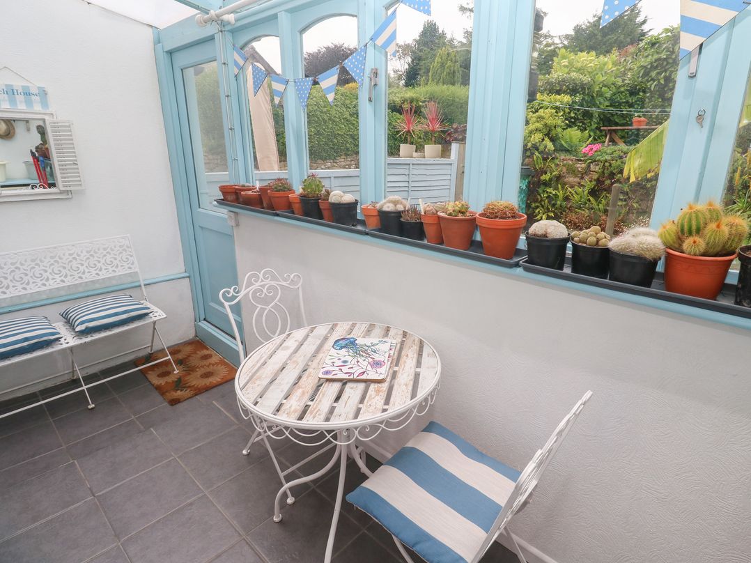 2 The Cottages
