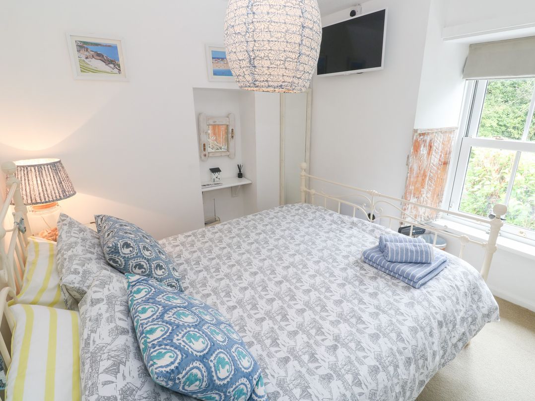 2 The Cottages