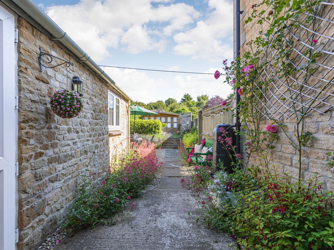 Puffitts Cottage in BourtonontheWater, Gloucestershire Cottages