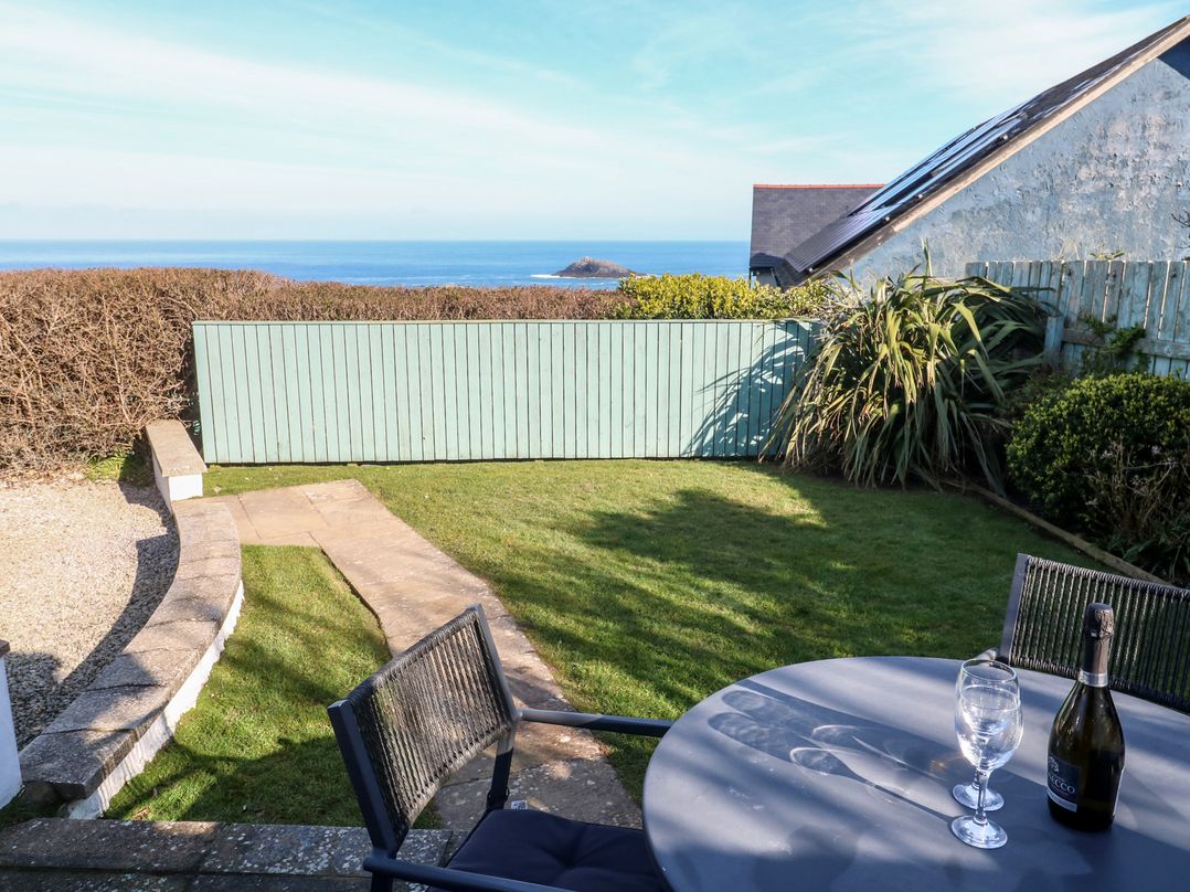 Kittiwake, Crantock - Sleeps 4 guests