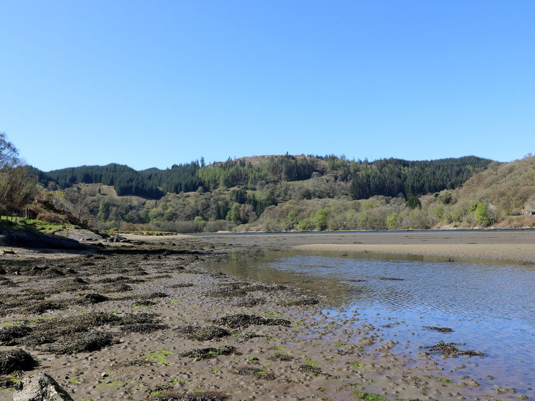 Seaview-Barsloisnach Cottage