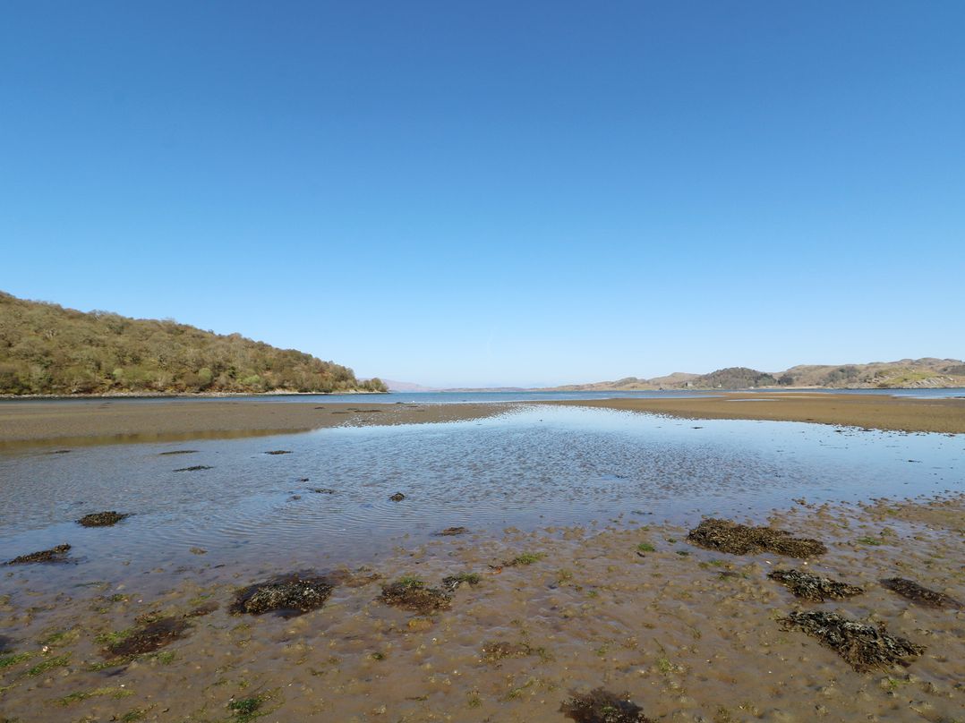 Seaview-Barsloisnach Cottage