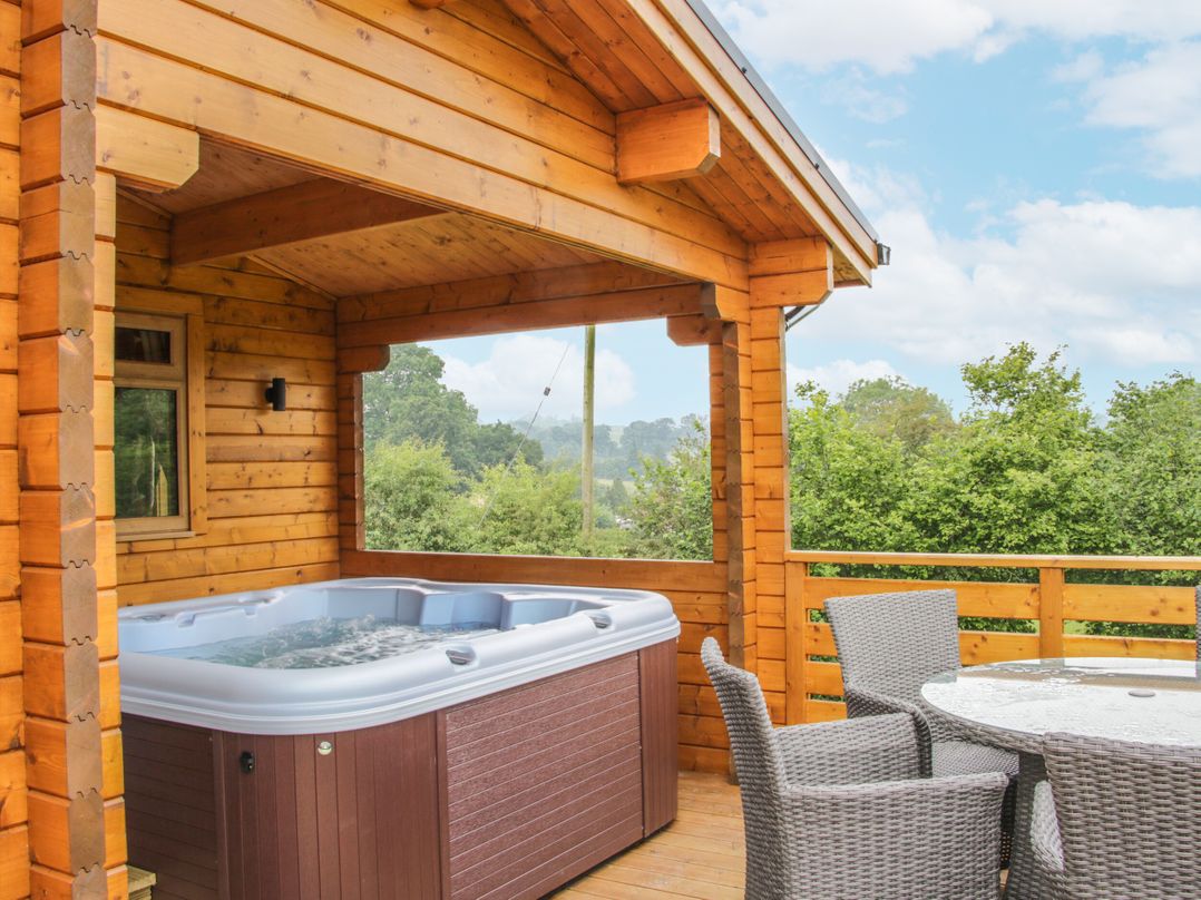 Manor Farm Lodges - Red Kite Lodge