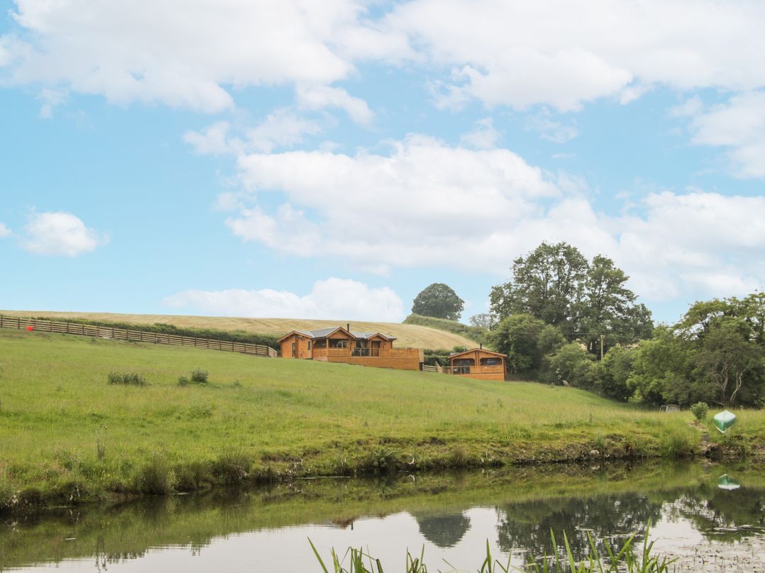 Manor Farm Lodges - Red Kite Lodge