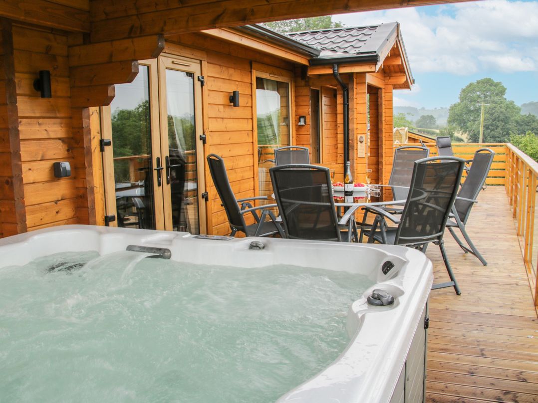 Manor Farm Lodges - Dragon Lodge