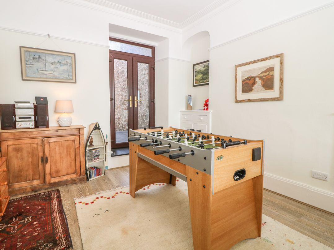 11 Marine Terrace
