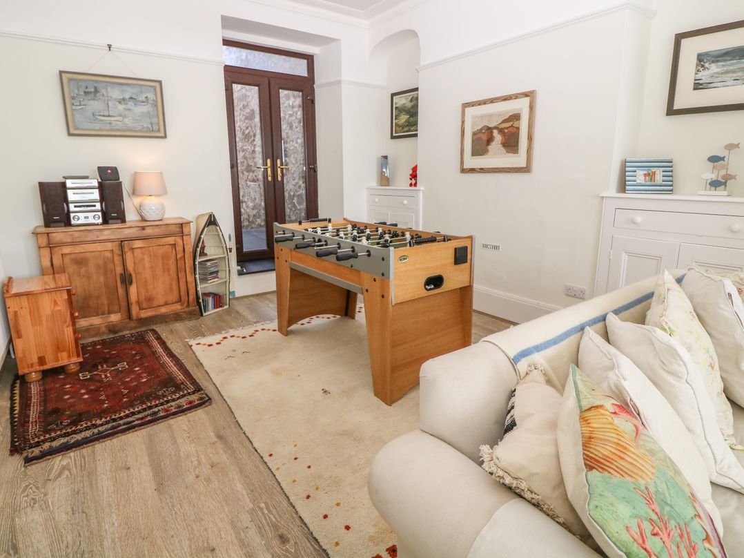 11 Marine Terrace