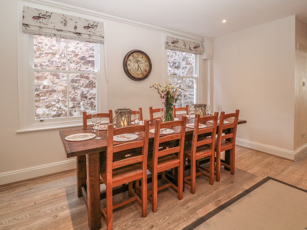 11 Marine Terrace