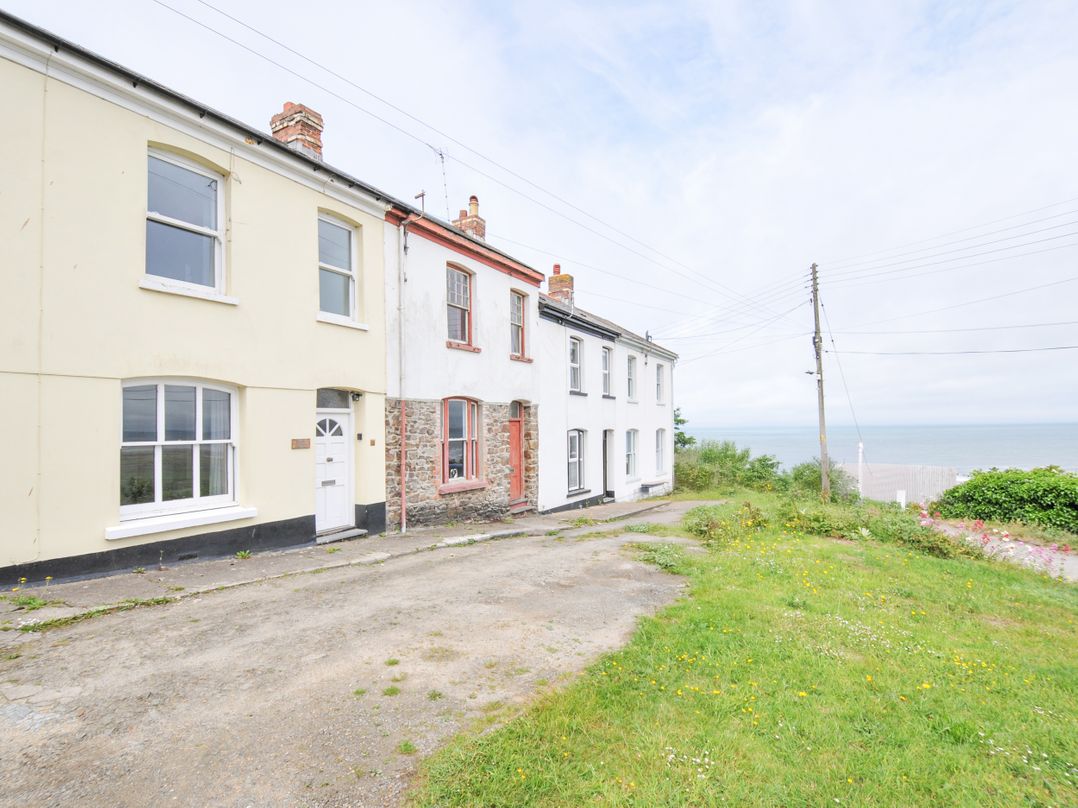Dog friendly cottage in Westward Ho!, Devon - Sleeps 5