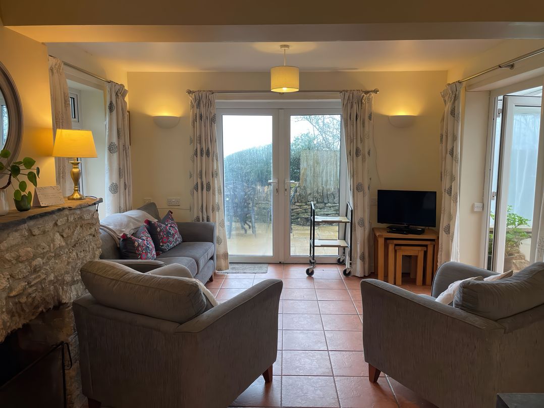 Mimosa Cottage