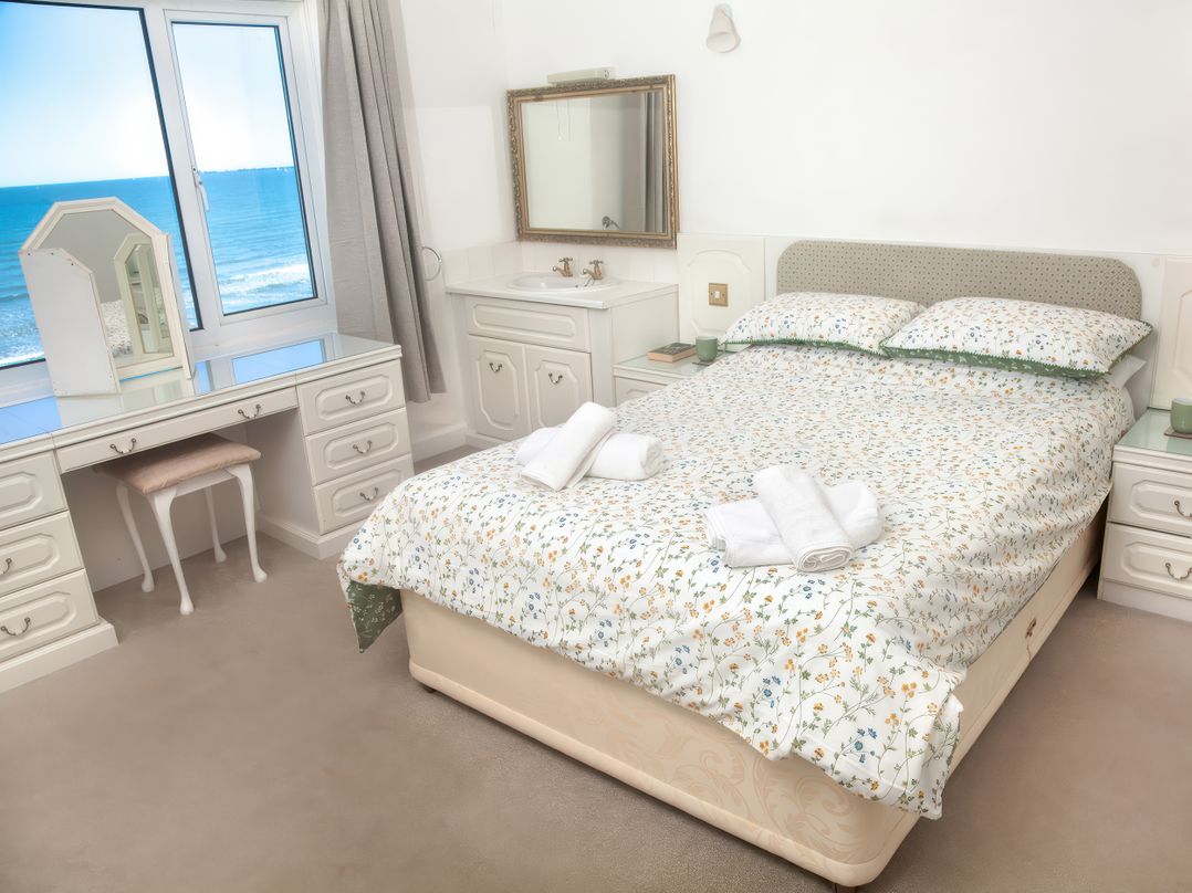 Weymouth Bay Apartment C