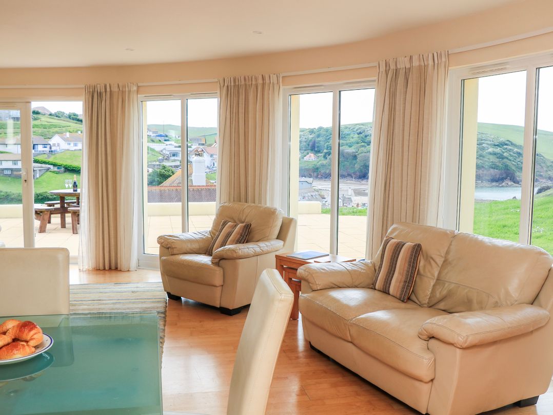 2 Sea Gardens