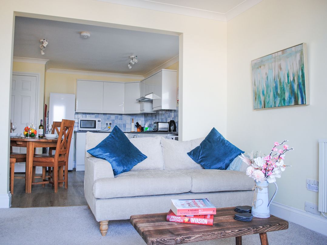 4 Lyndhurst