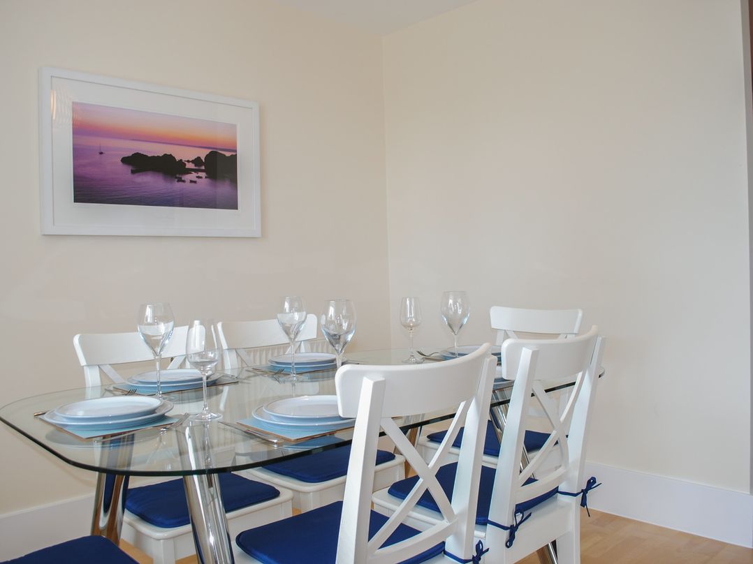 6 Combehaven